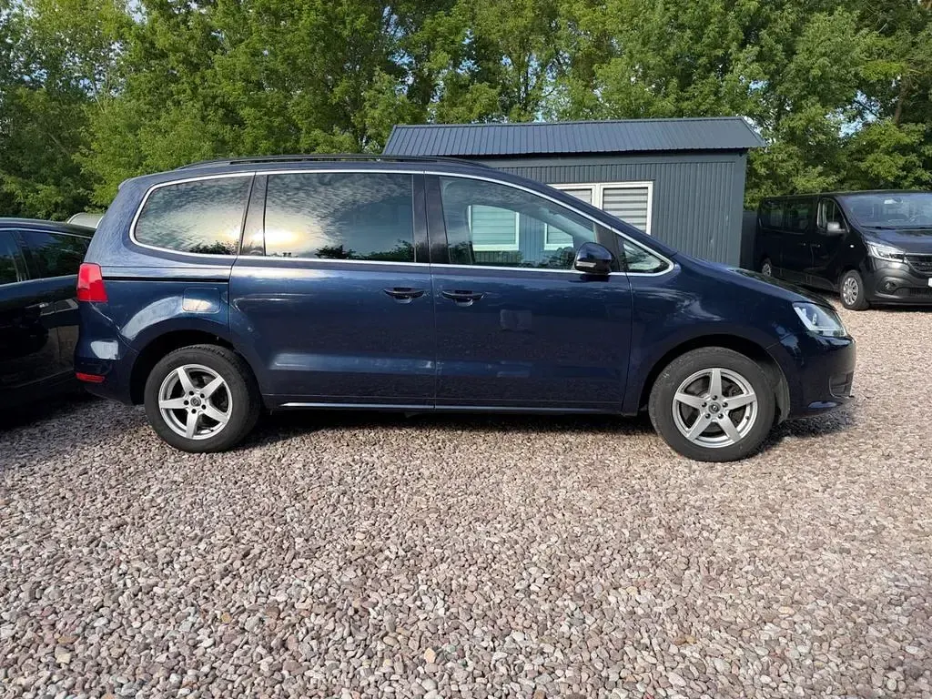 Gebraucht VW Sharan Comfortline 140 PS (102 kW) 2012 Blau Van / Kleinbus