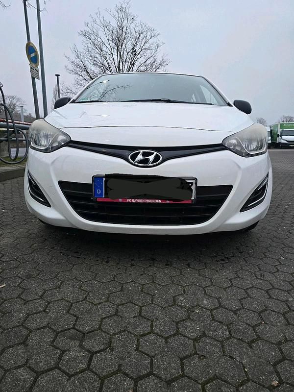 Weiß Gebraucht 2014 Hyundai i20 Kleinwagen | 4.250 € - Bild 1/4