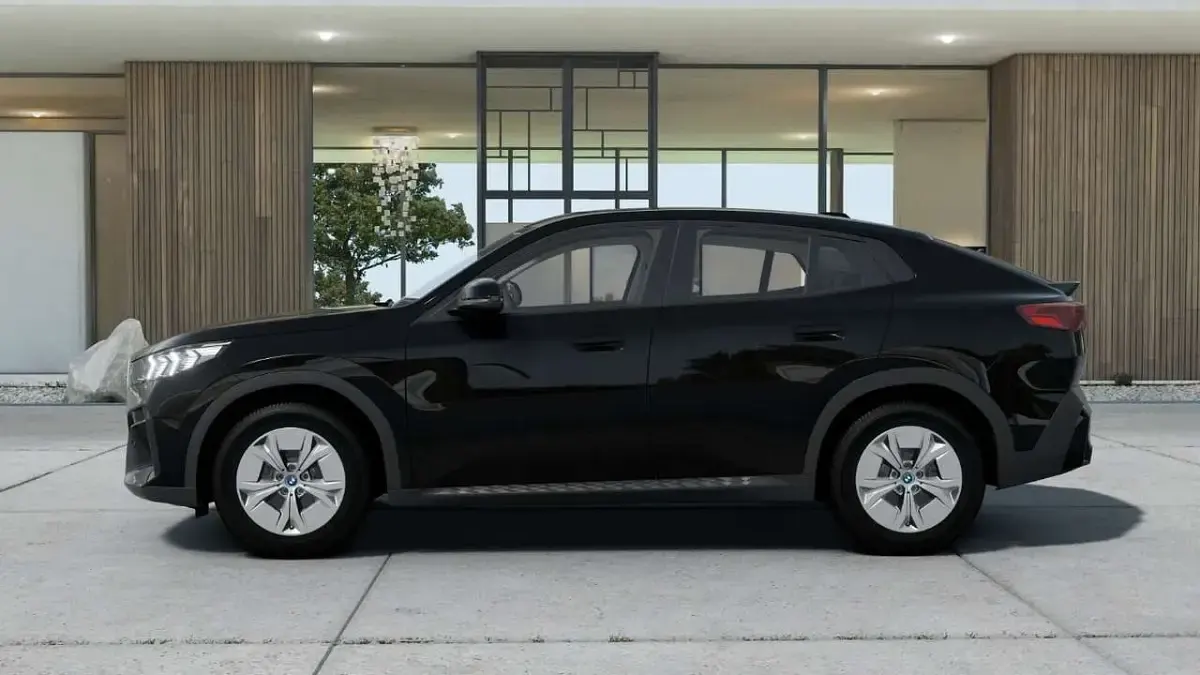 Neu BMW iX2 Performance 150 kW (204 PS) 2025 Schwarz uni SUV