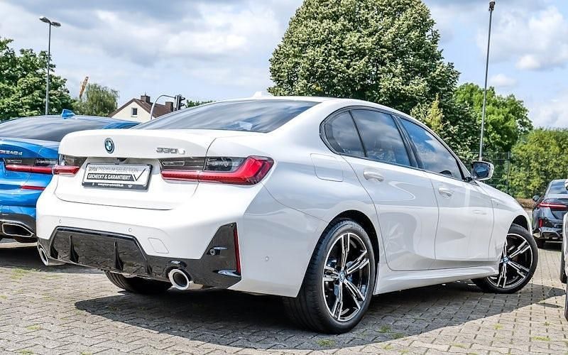 Gebraucht BMW 330e M Sport 292 PS (214 kW) 2024 Weiß Limousine