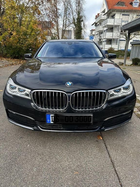 Gebraucht BMW 730 265 PS (194 kW) 2017 Schwarz Limousine