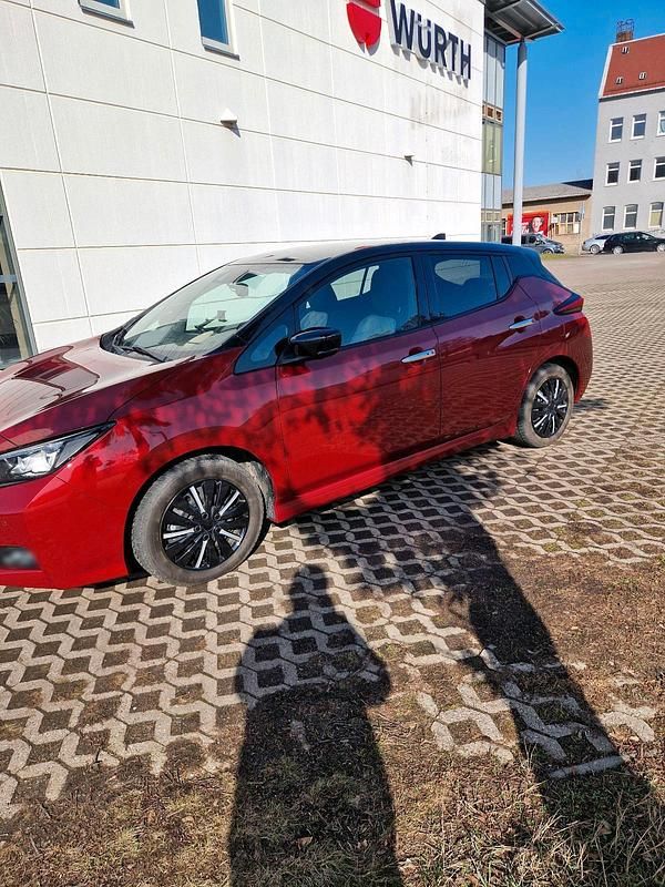 Gebraucht Nissan Leaf 360º 110 kW (150 PS) 2021 Rot Kleinwagen