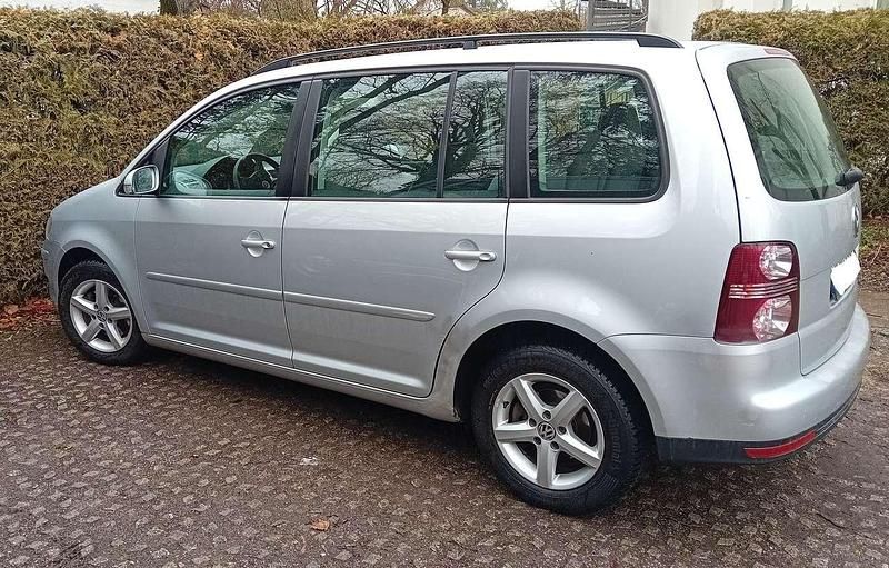 Gebraucht VW Touran Trendline 102 PS (75 kW) 2008 Silber Van / Kleinbus