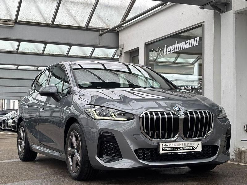 Gebraucht BMW 220 Active Tourer M Sport 163 PS (119 kW) 2025 Grau Van / Kleinbus