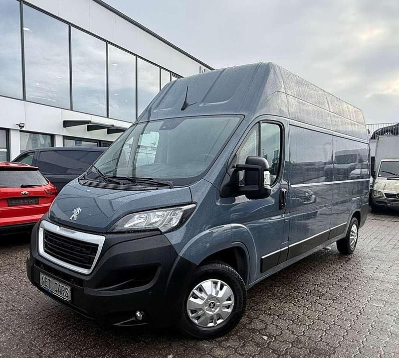 Grau Gebraucht 2023 Peugeot Boxer Van | 22.850 € (Fairer Preis) - Bild 1/3