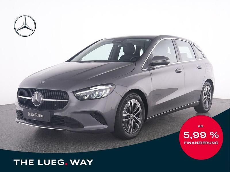 Grau Gebraucht 2024 Mercedes B180 Progressive Van / Kleinbus | 30.885 € (Fairer Preis) - Bild 1/4