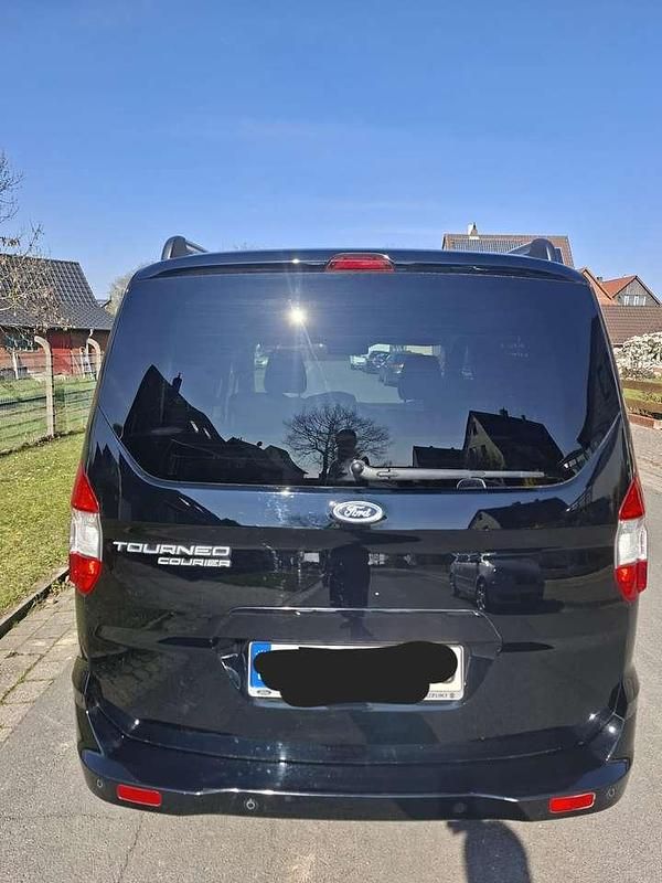 Gebraucht Ford Tourneo Titanium 101 PS (74 kW) 2019 Schwarz Kombi