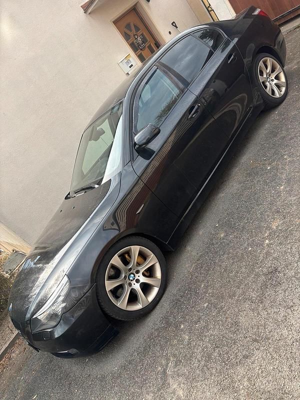 Gebraucht BMW 550 367 PS (269 kW) 2007 Schwarz Limousine