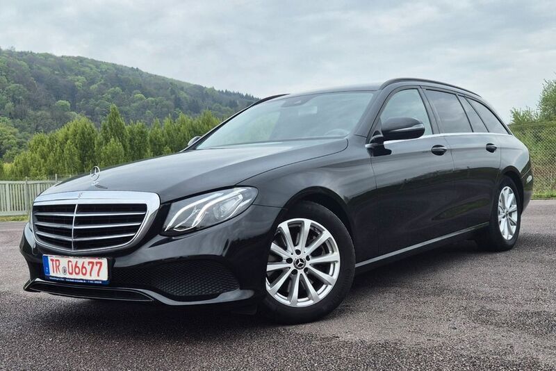 Schwarz Gebraucht 2019 Mercedes E300 Kombi | 27.770 € (Guter Preis) - Bild 1/4