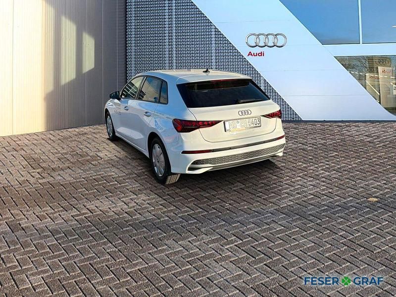 Gebraucht Audi A3 Ambiente 150 PS (110 kW) 2025 Arkonaweiß Limousine