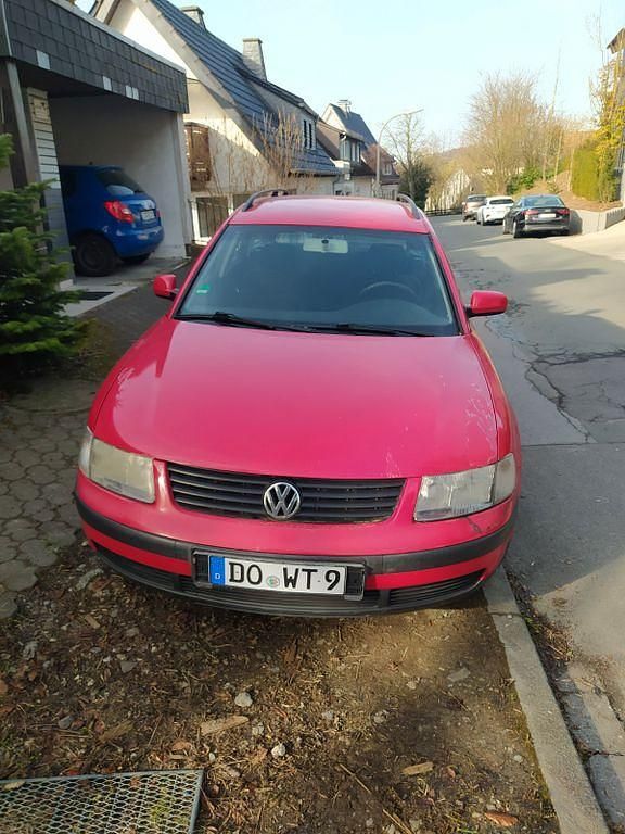 Gebraucht VW Passat Basis 101 PS (74 kW) 1999 Rot Kombi