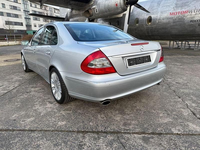 Gebraucht Mercedes E350 292 PS (214 kW) 2008 Silber Limousine