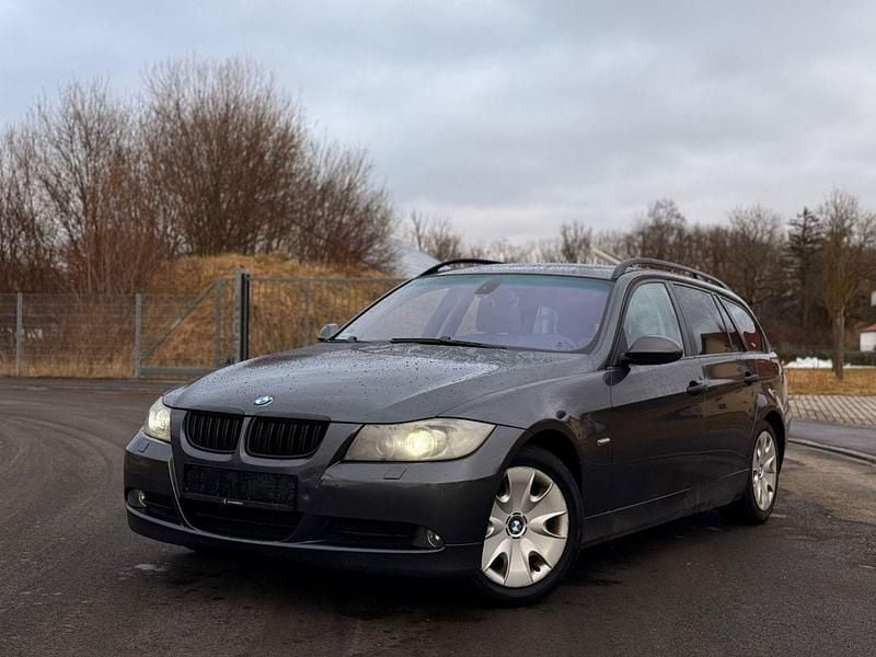 Grau Gebraucht 2006 BMW 320 Sport Line Kombi | 2.290 € (Superpreis) - Bild 1/4