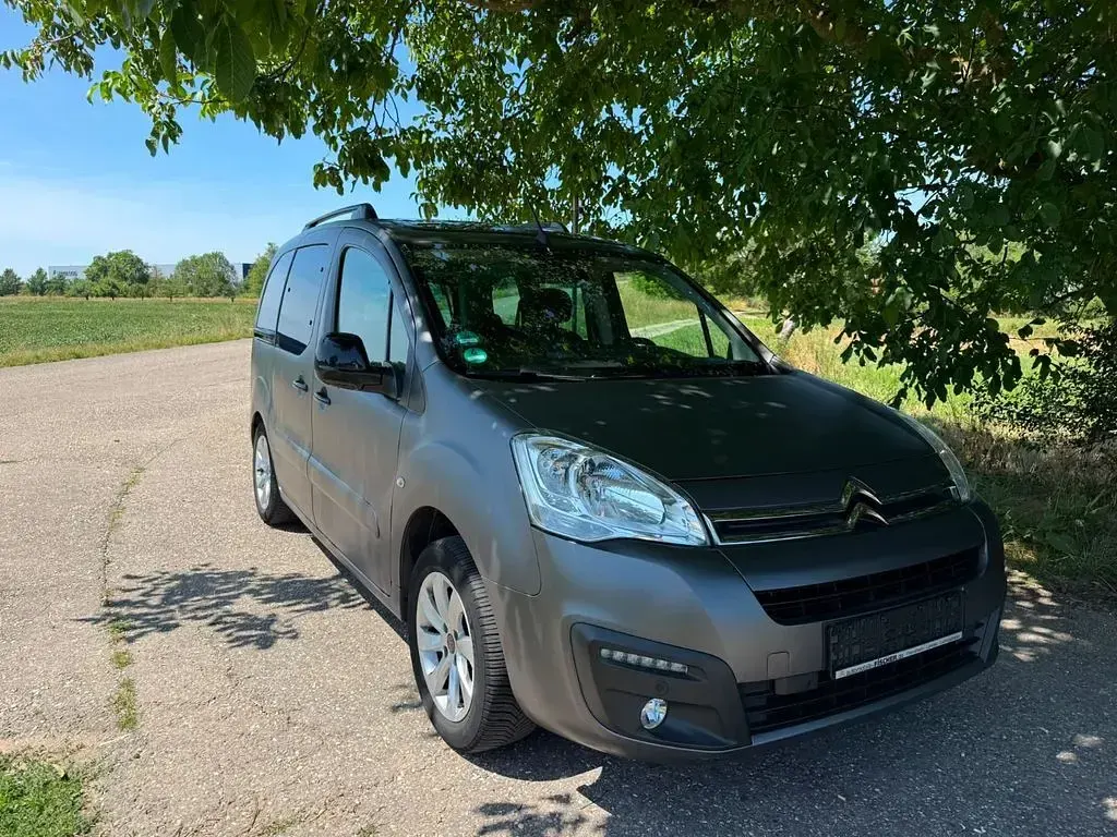 Gebraucht Citroën Berlingo PureTech 110 PS (80 kW) 2018 Grau Van / Kleinbus