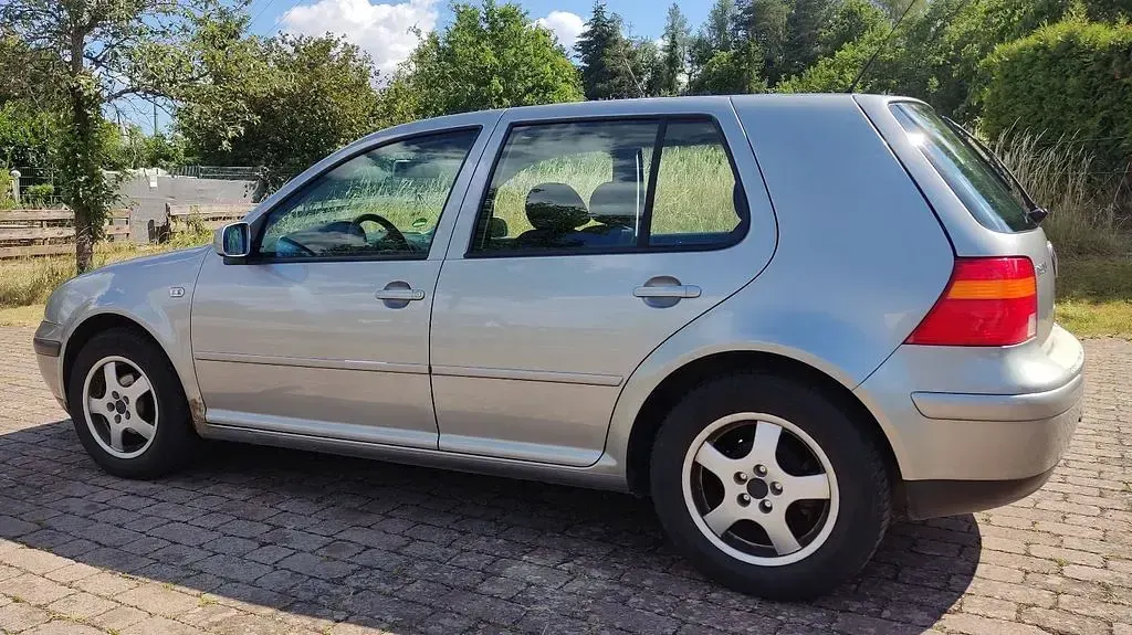 Gebraucht VW Golf IV 105 PS (77 kW) 2003 Silber Limousine