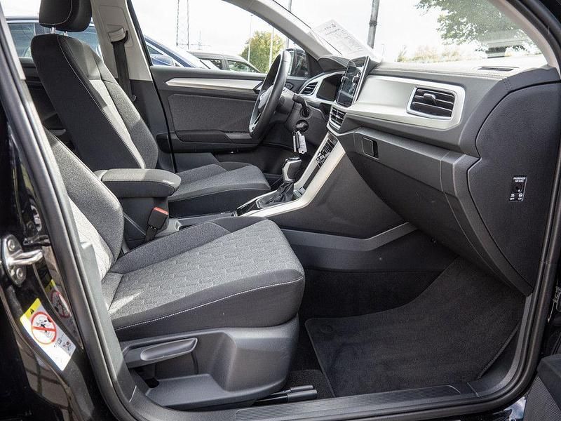 Gebraucht VW T-Roc Move 150 PS (110 kW) 2023 Schwarz / deep black (metallic) SUV