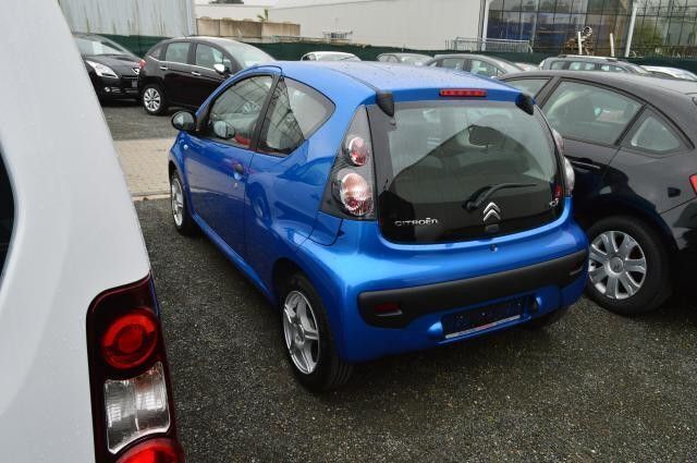 Gebraucht Citroën C1 Attraction 68 PS (50 kW) 2012 Blau metallic Kleinwagen