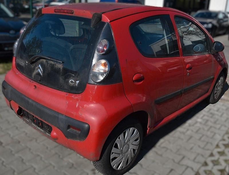 Second-hand Citroën C1 68 CP (50 kW) 2006 Roșu Hatchback