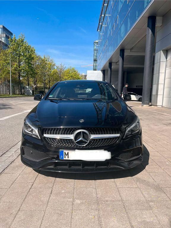 Gebraucht Mercedes CLA200 Shooting Brake Edition 156 PS (114 kW) 2018 Schwarz Kombi