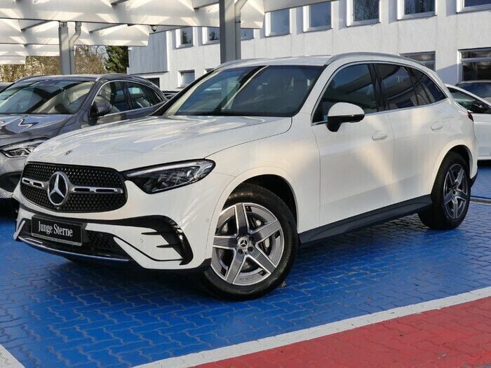 Unilack polarweiß Gebraucht 2024 Mercedes GLC300 AMG SUV | 60.890 € (Fairer Preis) - Bild 1/4