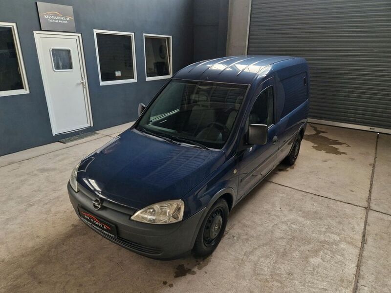 Second-hand Opel Combo 69 CP (50 kW) 2011 Albastru Monovolum