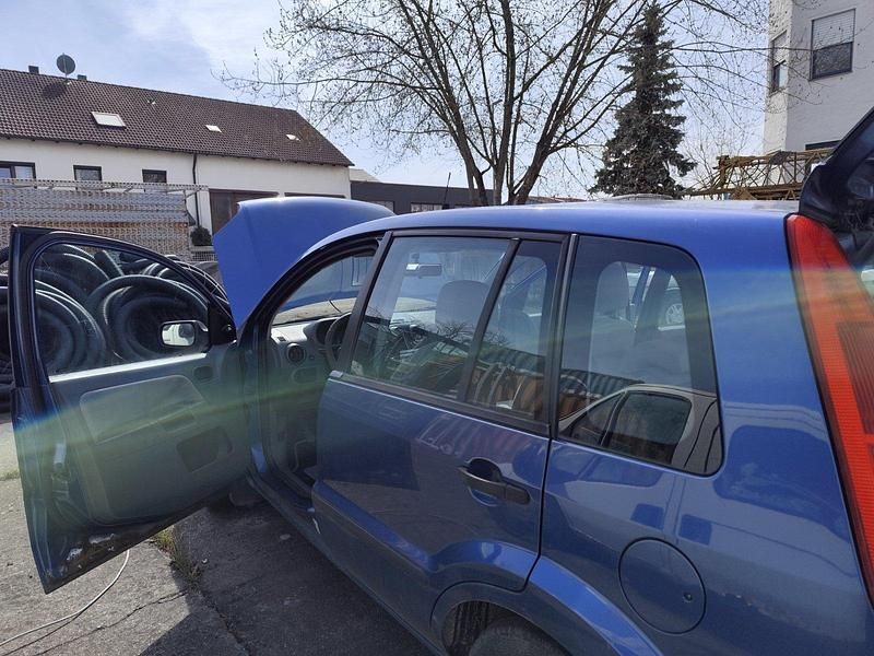 Brugt Ford Fusion 80 HK (58 kW) 2004 Blå Hatchback