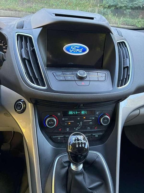 Gebraucht Ford Grand C-Max Titanium 124 PS (91 kW) 2017 Grau Van / Kleinbus