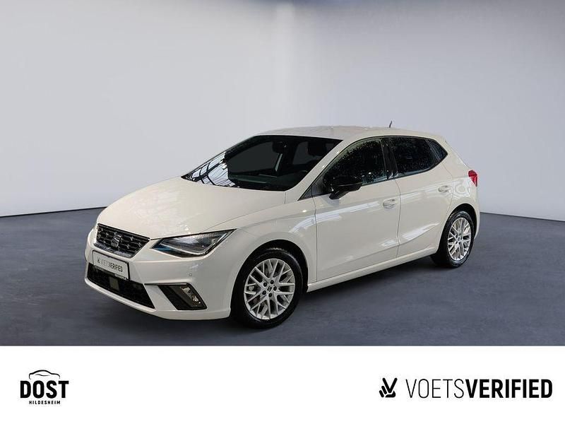Weiß Gebraucht 2024 Seat Ibiza FR Limousine | 19.930 € (Fairer Preis) - Bild 1/4