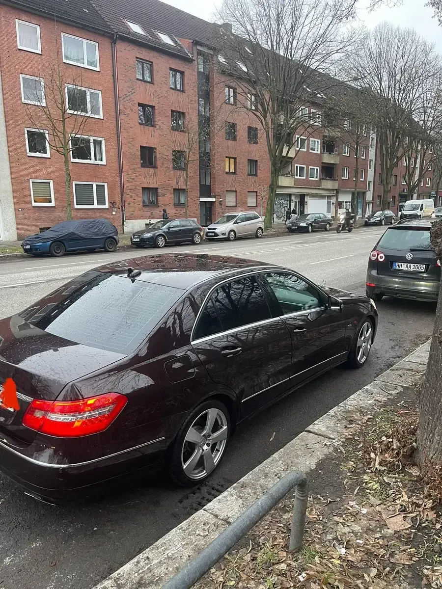 Gebraucht Mercedes E350 265 PS (194 kW) 2012 Braun Limousine
