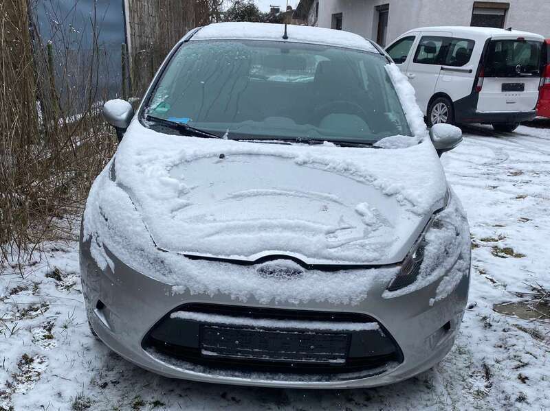 Silber Gebraucht 2010 Ford Fusion Style Limousine | 2.399 € (Fairer Preis) - Bild 1/4