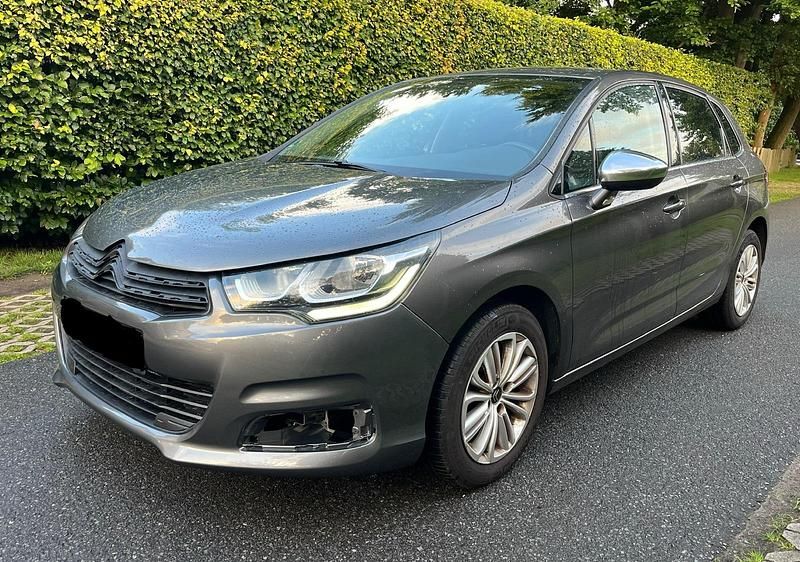 Grau Gebraucht 2016 Citroën C4 Limousine | 3.799 € (Superpreis) - Bild 1/4