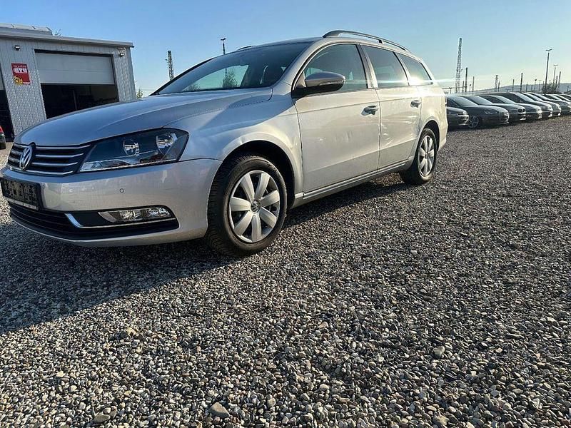 Gebraucht VW Passat Trendline 140 PS (102 kW) 2012 Grau Kombi