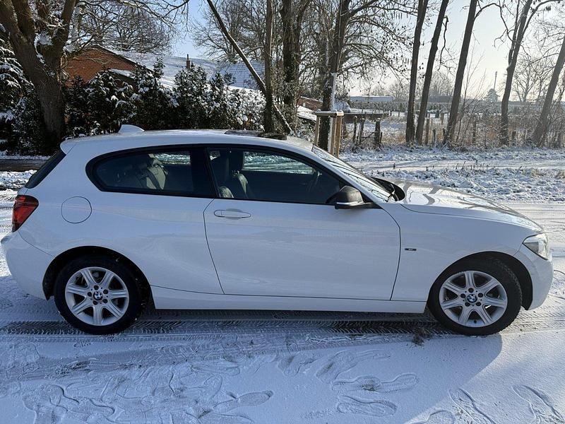 Gebraucht BMW 118 Coupé Sport Line 143 PS (105 kW) 2013 Weiß Coupé