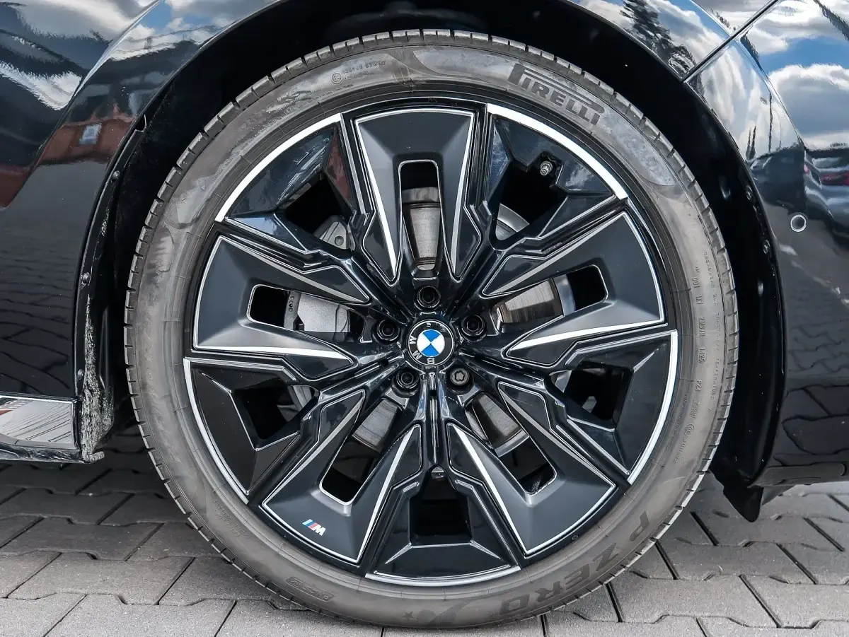 Gebraucht BMW 740 M Sport 286 PS (210 kW) 2025 Schwarz Limousine