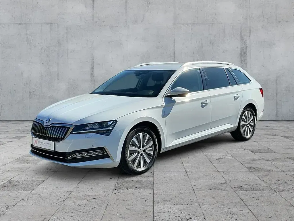 Gebraucht Skoda Superb Style 218 PS (160 kW) 2023 Weiß Kombi