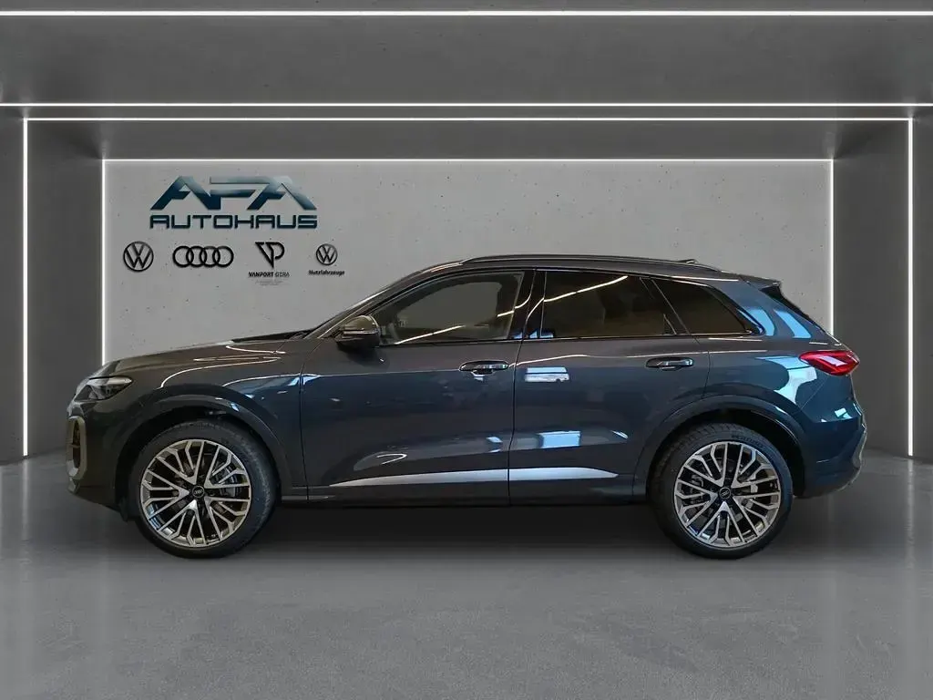 Gebraucht Audi Q5 Edition .1 204 PS (150 kW) 2025 Tamboragrau metallic SUV