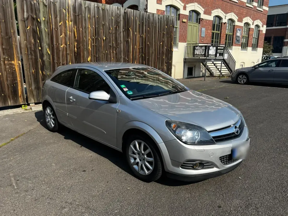 Gebraucht Opel Astra 105 PS (77 kW) 2007 Silber Coupé