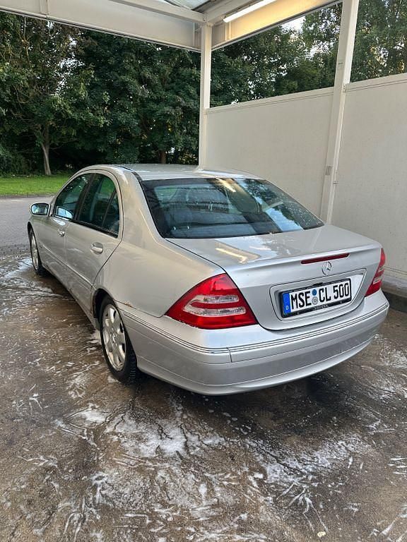 Silber Gebraucht 2000 Mercedes C200 Avantgarde Limousine | 3.500 € (Fairer Preis) - Bild 1/4