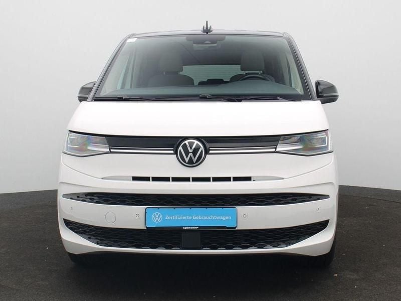 Second-hand VW Multivan Edition 150 CP (110 kW) 2023 Alb Monovolum