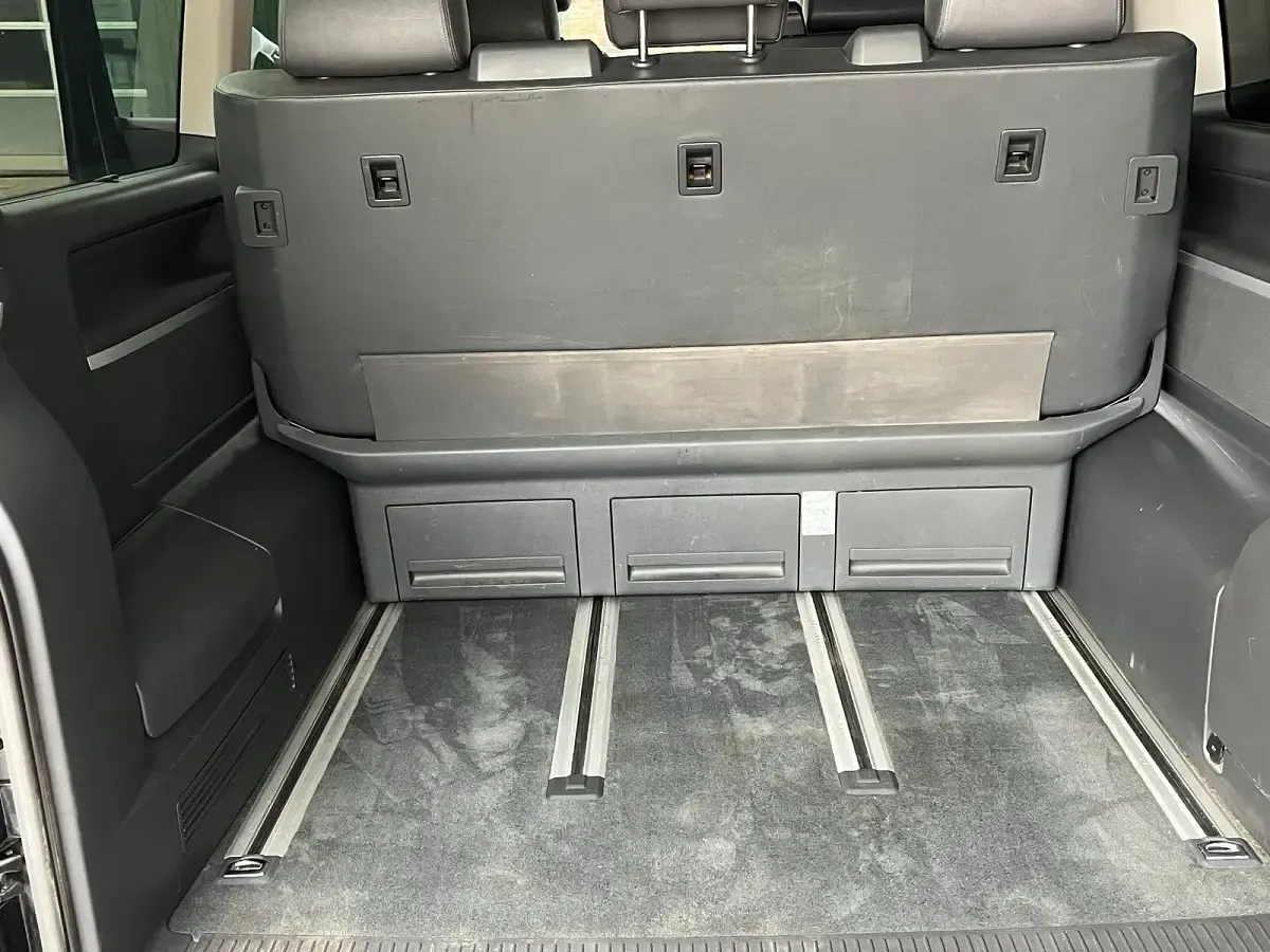 Gebraucht VW Multivan 180 PS (132 kW) 2015 Schwarz Van / Kleinbus