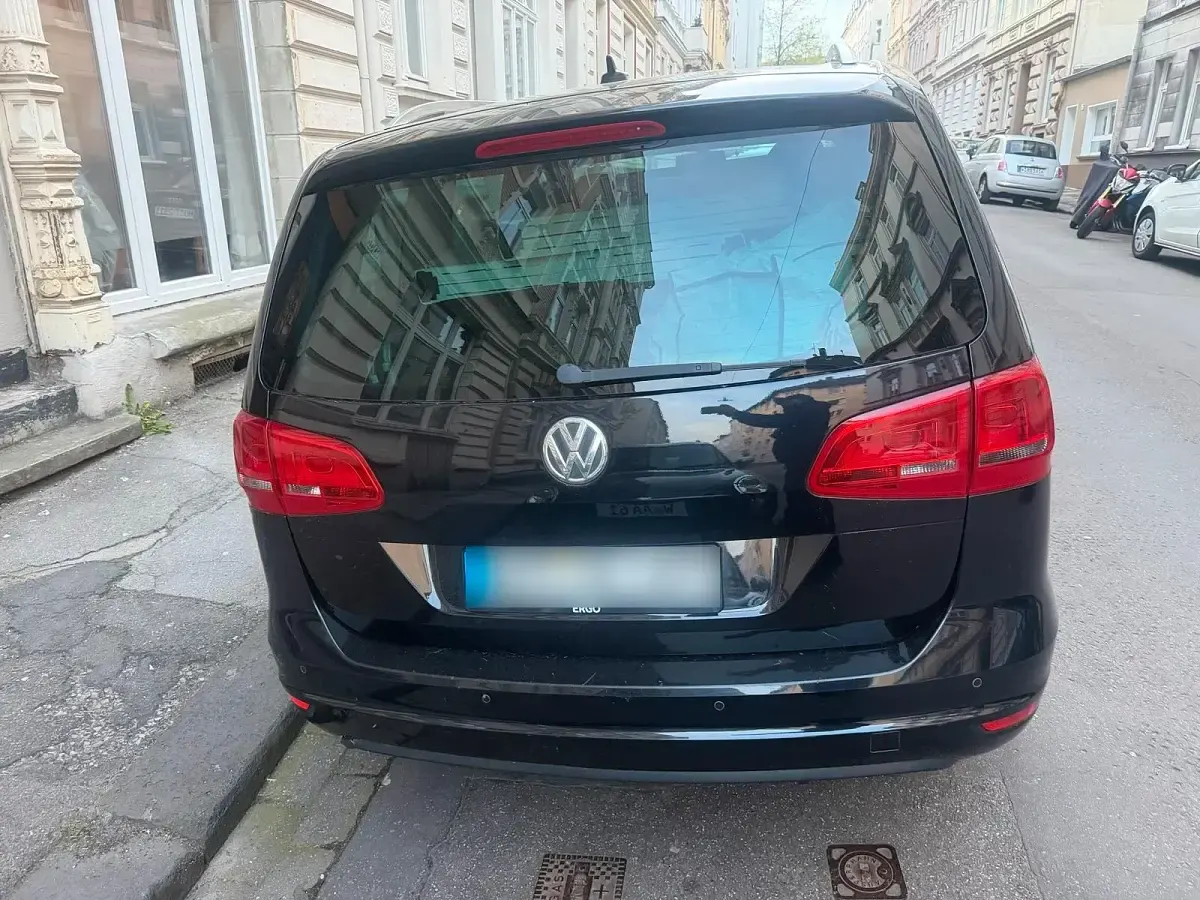 Gebraucht VW Sharan 177 PS (130 kW) 2013 Schwarz Van / Kleinbus