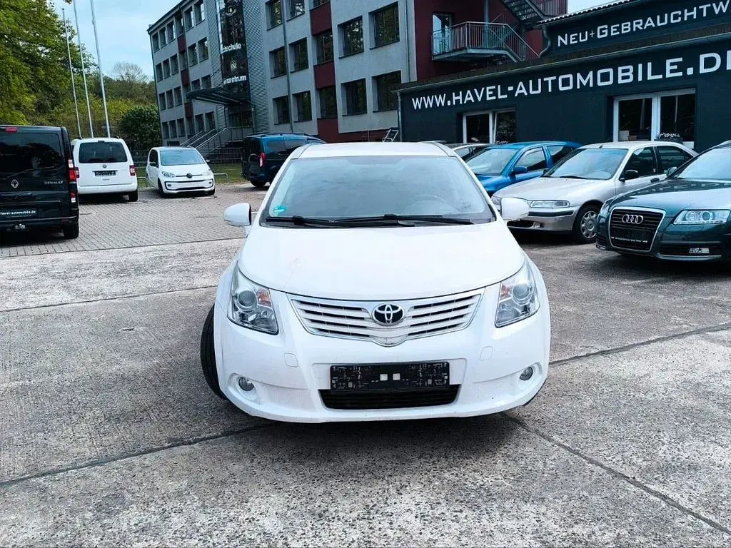 Gebraucht Toyota Avensis 150 PS (110 kW) 2011 Weiß Kombi