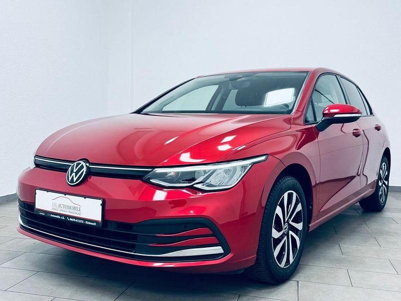 Rot Gebraucht 2023 VW Golf Active Limousine | 19.780 € (Superpreis) - Bild 1/4