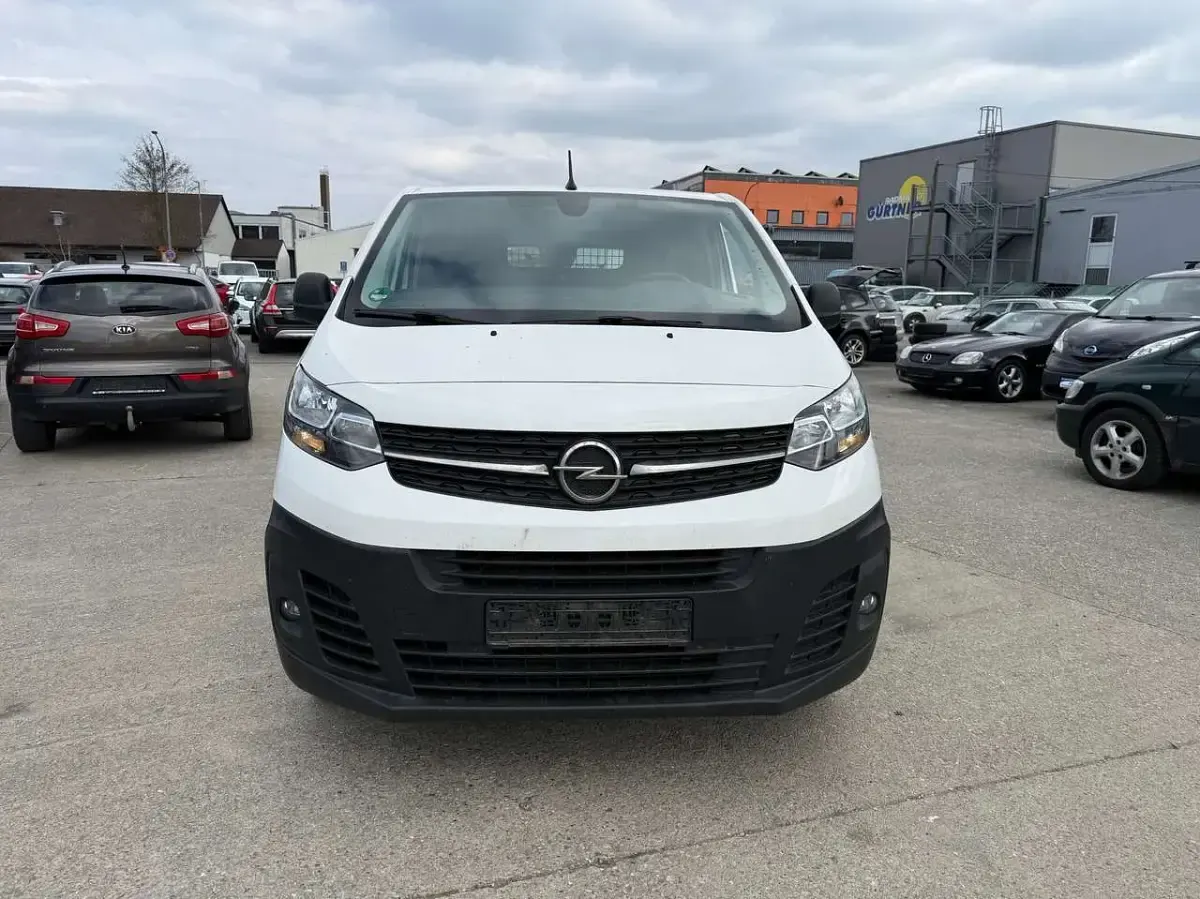 Gebraucht Opel Vivaro-e Combi Edition 122 PS (89 kW) 2019 Jade weiss/arktis weiss Van / Kleinbus