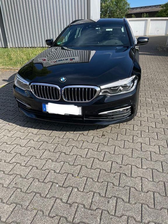 Schwarz Gebraucht 2018 BMW 530 Sport Line Kombi | 22.900 € (Superpreis) - Bild 1/4