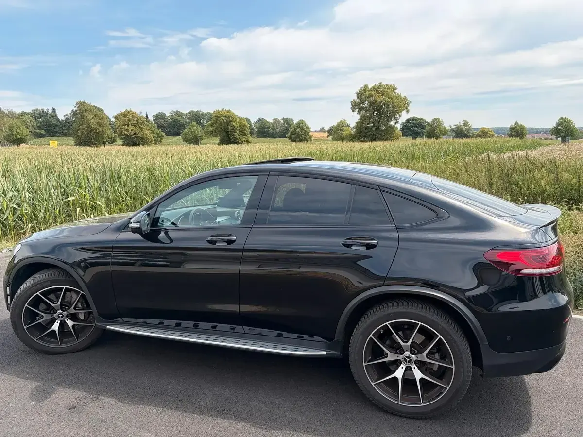 Gebraucht Mercedes GLC300 Night 258 PS (189 kW) 2021 Schwarz SUV