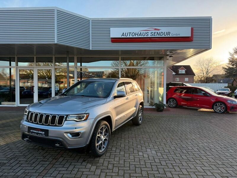 Silber Gebraucht 2018 Jeep Grand Cherokee Limited SUV | 29.990 € (Fairer Preis) - Bild 1/4