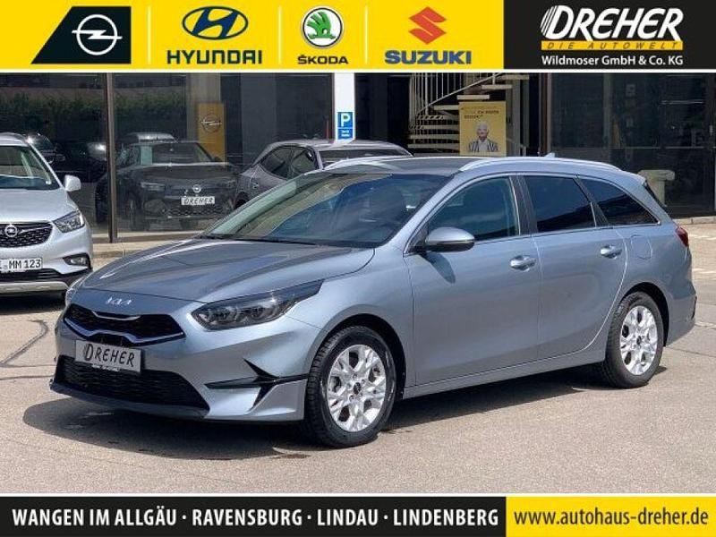 Lunar silver m (metallic) Gebraucht 2023 Kia Ceed Kleinwagen | 20.979 € (Fairer Preis) - Bild 1/4