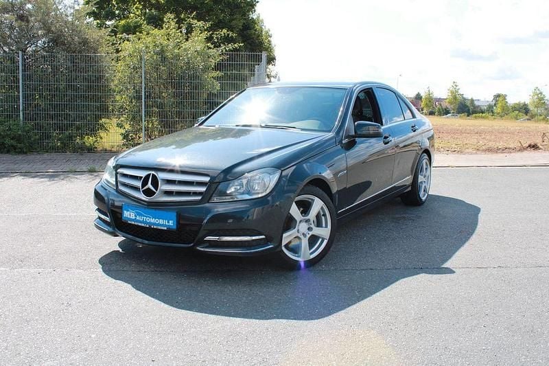 Schwarz Gebraucht 2012 Mercedes C200 Avantgarde Limousine | 7.400 € (Fairer Preis) - Bild 1/4