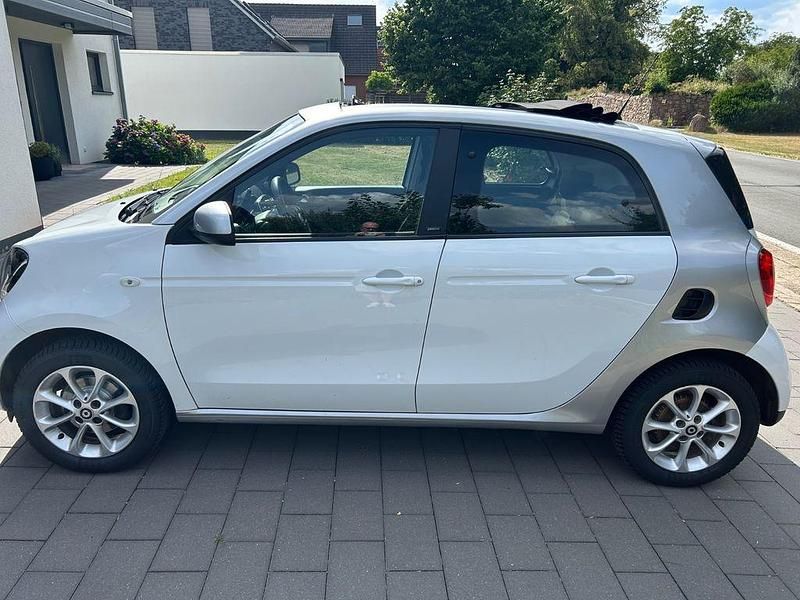 Gebraucht Smart ForFour Passion 71 PS (52 kW) 2017 Silber Kleinwagen